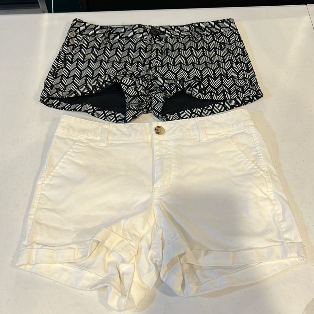 #275. 🪷2 pairs of shorts. Size 7